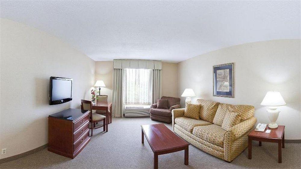 Holiday Inn Little Rock-Airport-Conference Center By Ihg Екстериор снимка