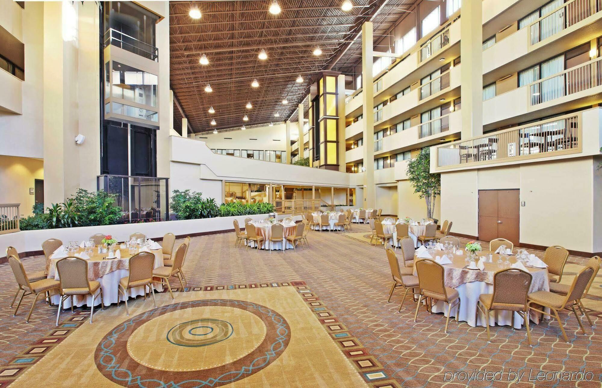 Holiday Inn Little Rock-Airport-Conference Center By Ihg Екстериор снимка